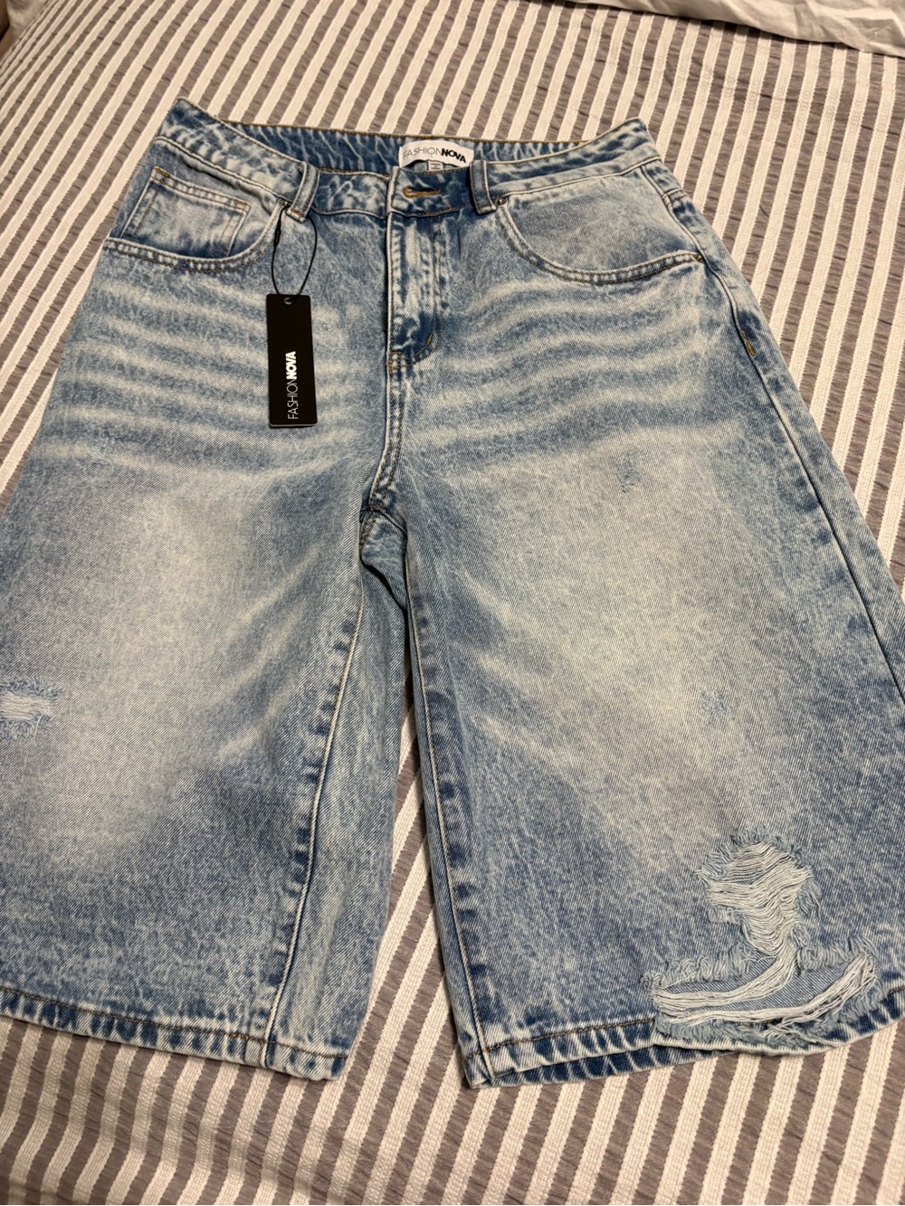 Fashion Nova womens Washed Light Blue Relaxed jorts